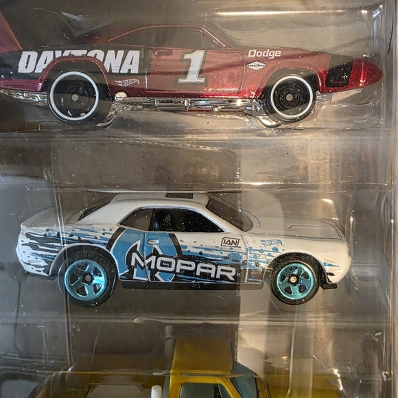 Hot Wheels Die-Cast Car Set - Multicolor - Picture 3 of 4